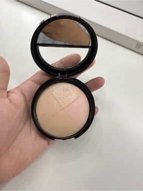 Laura Geller Baked Natural Glow Highlighter Quad